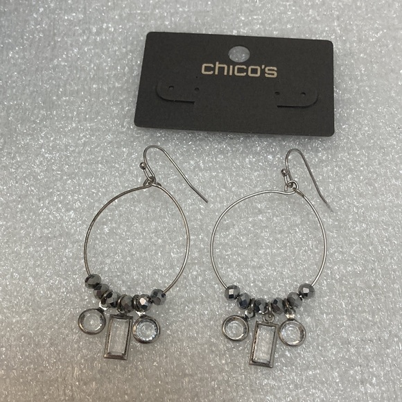 Chico’s NWOT - Triple Strand Silvertone Necklace with Smokey Crystals & Earrings - Picture 13 of 13